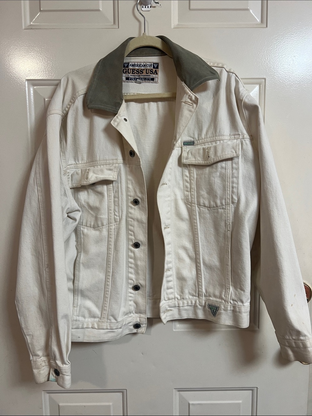 Guess Off-White Denim Jacket with Olive Contrast Collar vinitage
